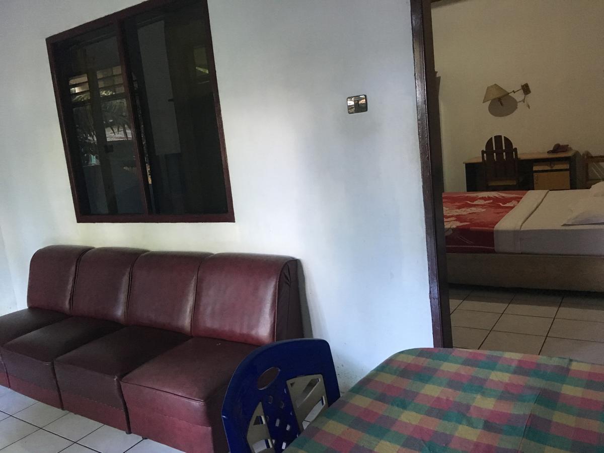 Tamasya Garden Hotel Kotamobagu Buitenkant foto