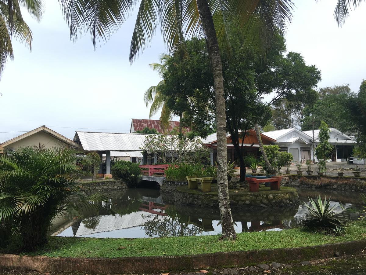 Tamasya Garden Hotel Kotamobagu Buitenkant foto