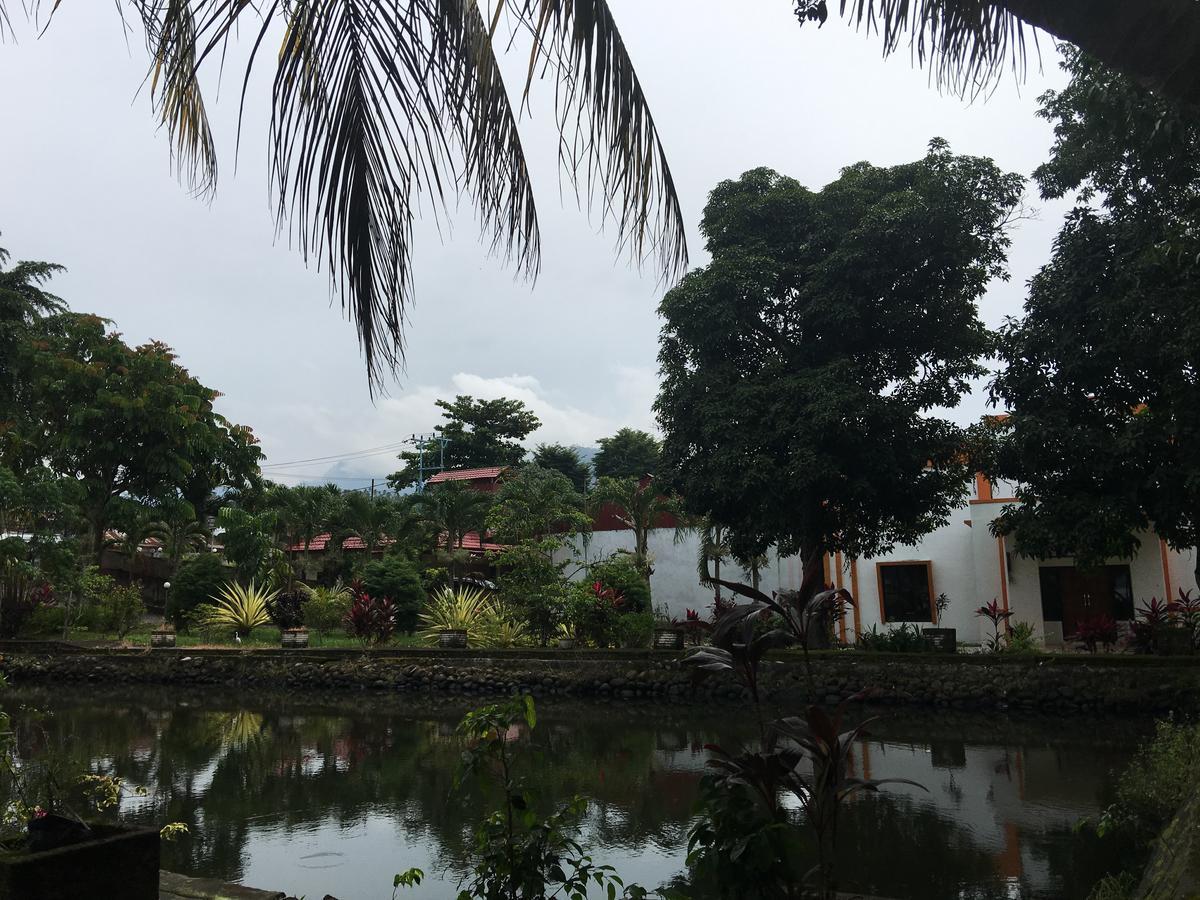 Tamasya Garden Hotel Kotamobagu Buitenkant foto